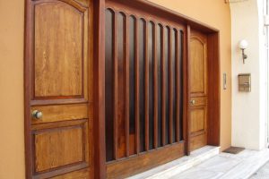 Właściwości drzwi drewnianych