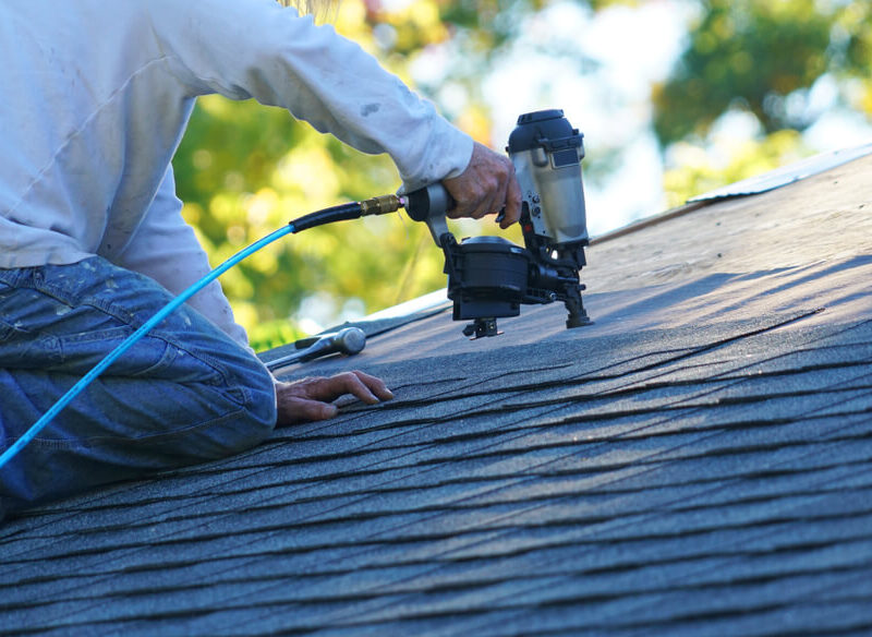 Naprawa dachu z papy – główne aspekty