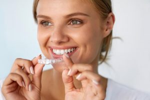 Czy da się wybielić martwe zęby?