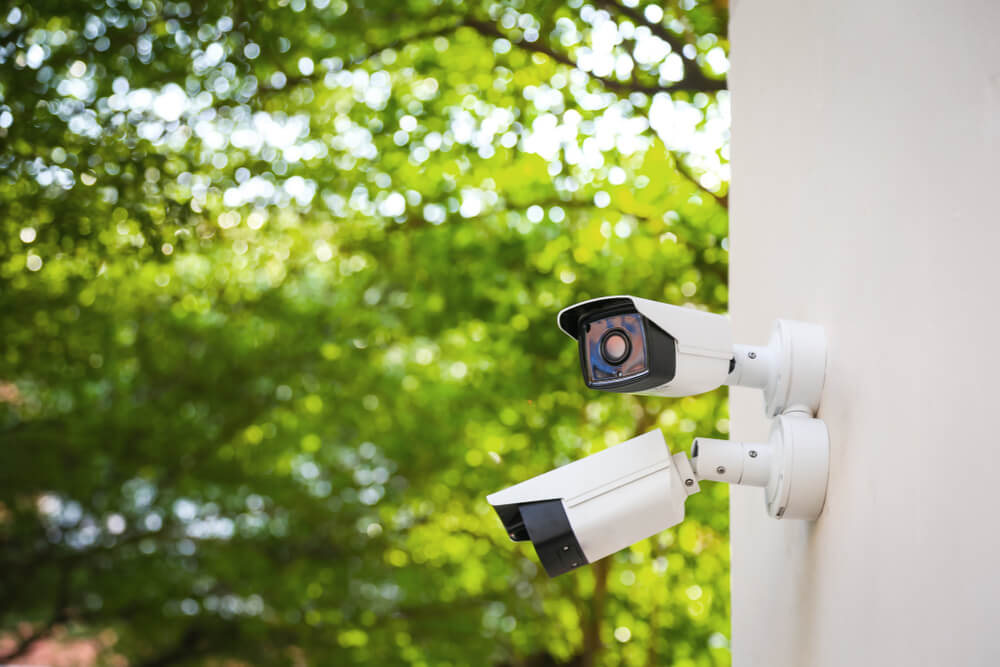 Kamery bezprzewodowe – czy sprawdzą się na zewnątrz?